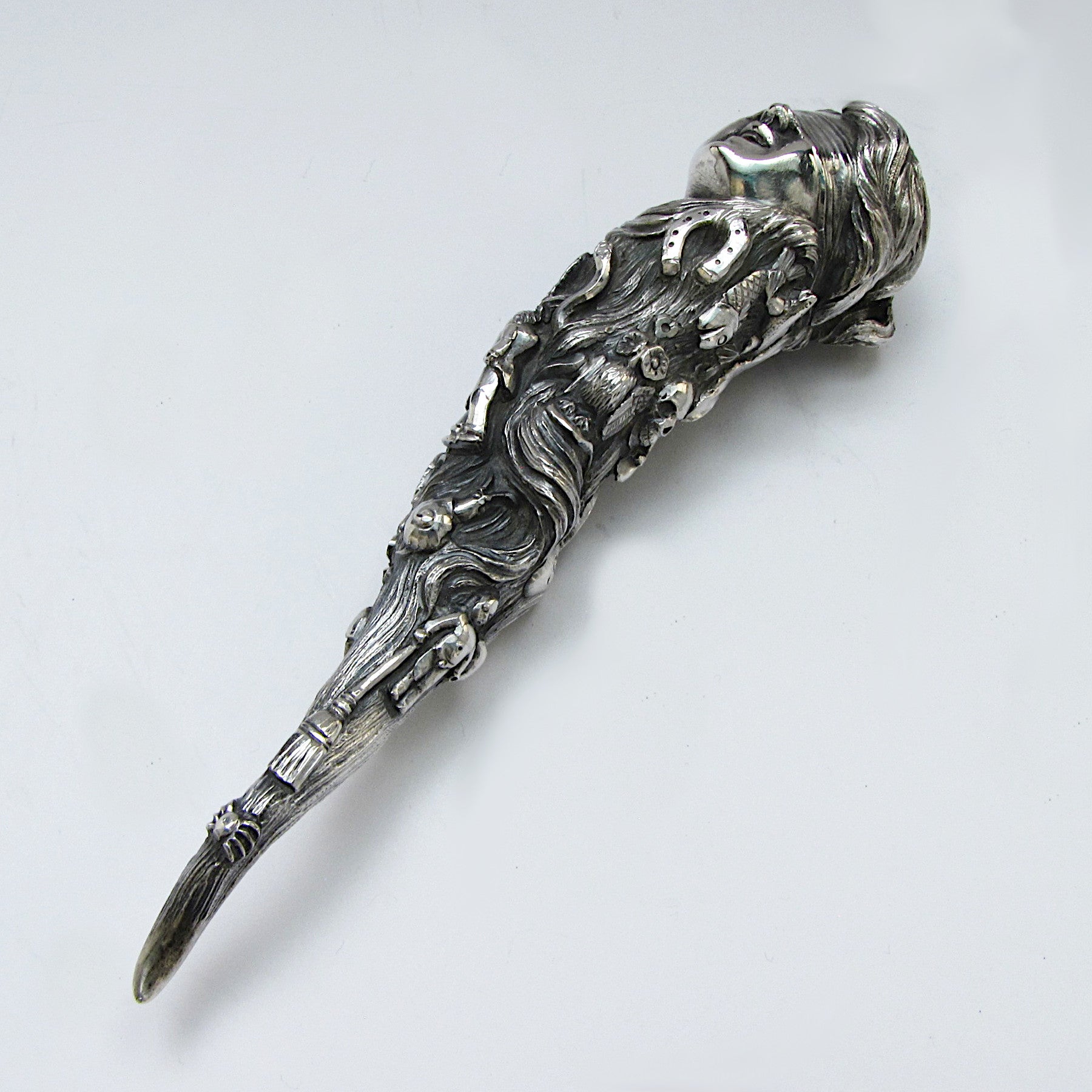 Corne de fortune aux yeux bandés et tous les autres symboles de chance, Big