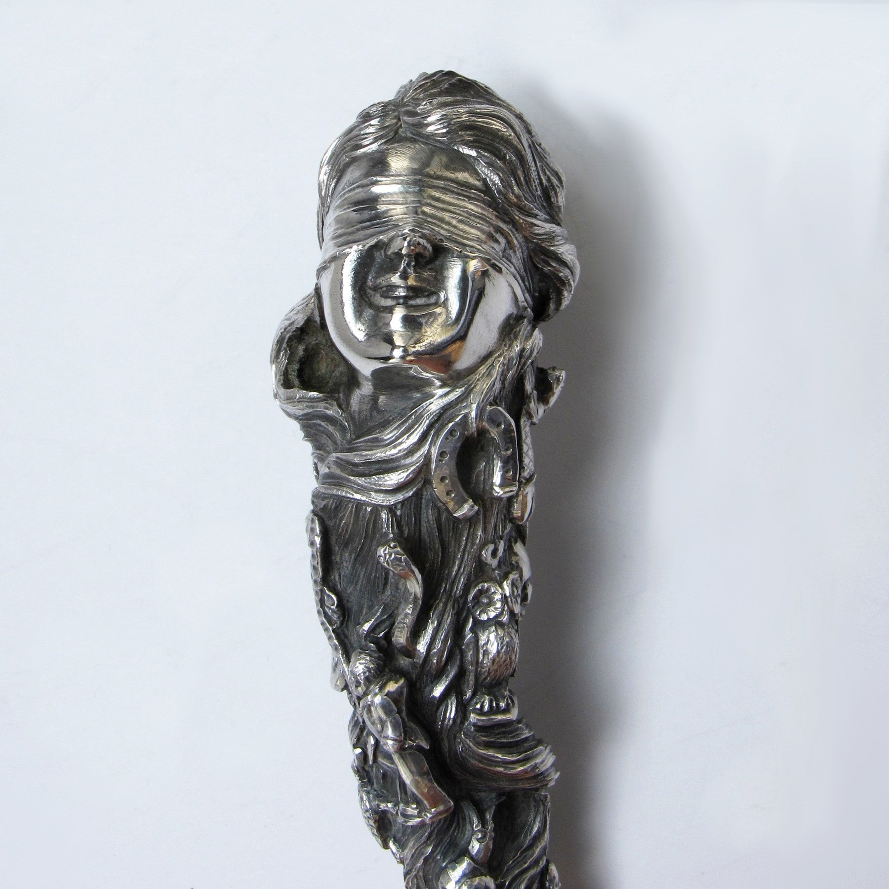 Corne de fortune aux yeux bandés et tous les autres symboles de chance, Big